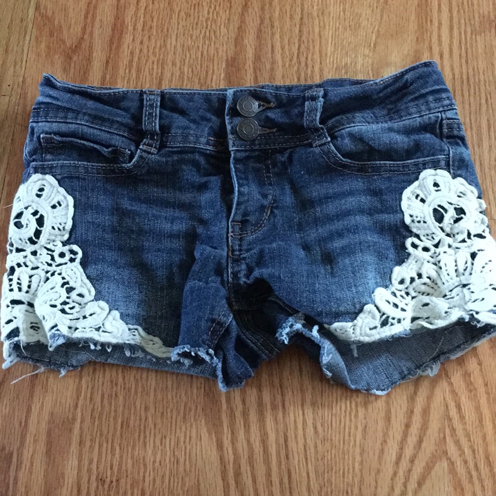 Super cute jean shorts!